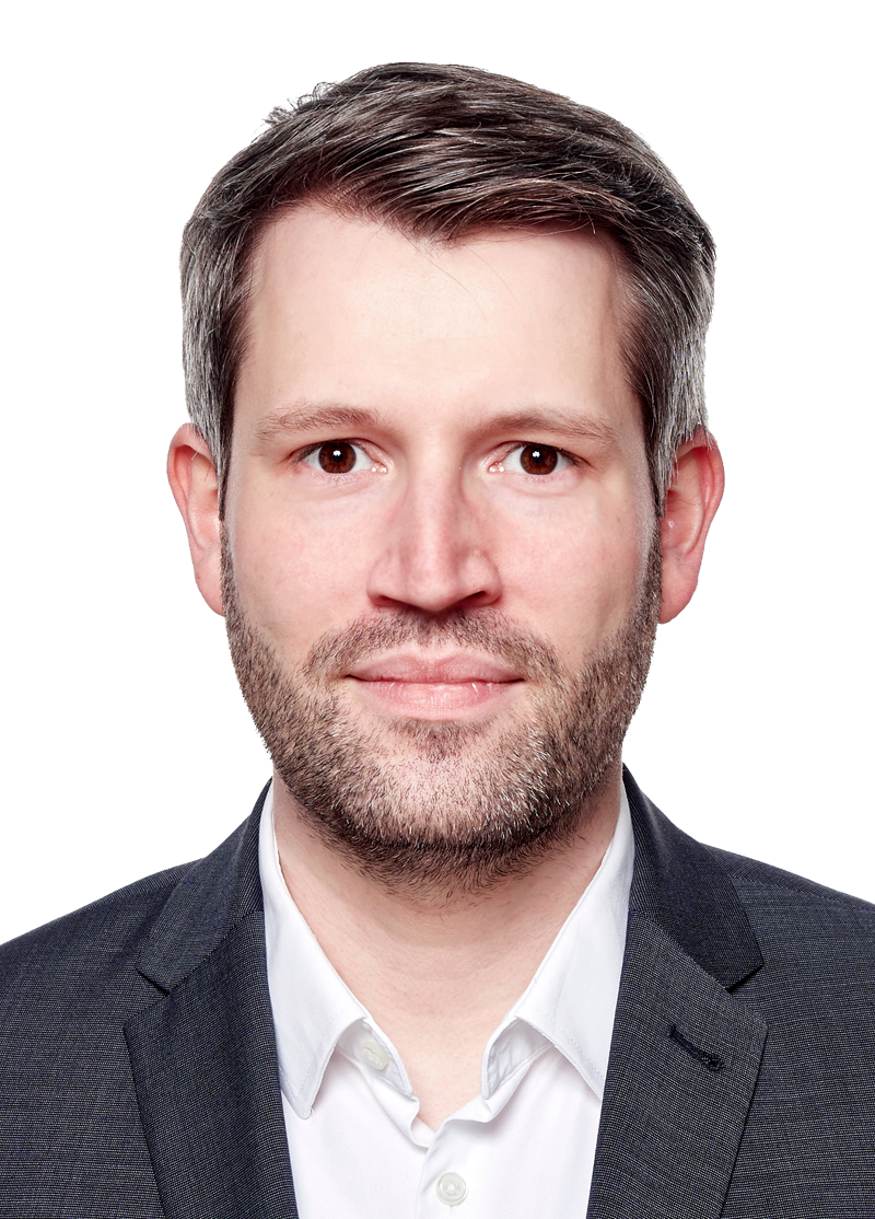 EFS Consulting Portrait von Jonas Wagner vor einem weißen Hintergrund.