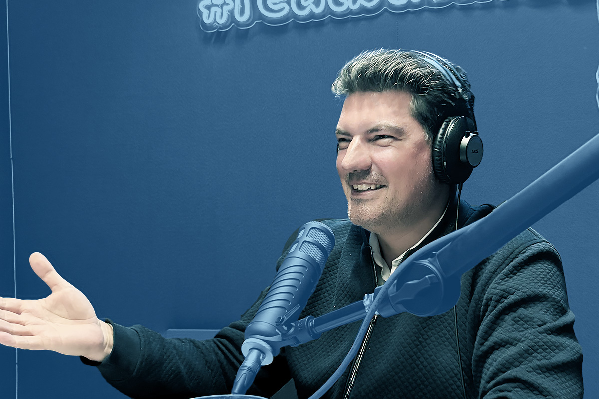 Michael Strohschneider spricht ins Mikrofon