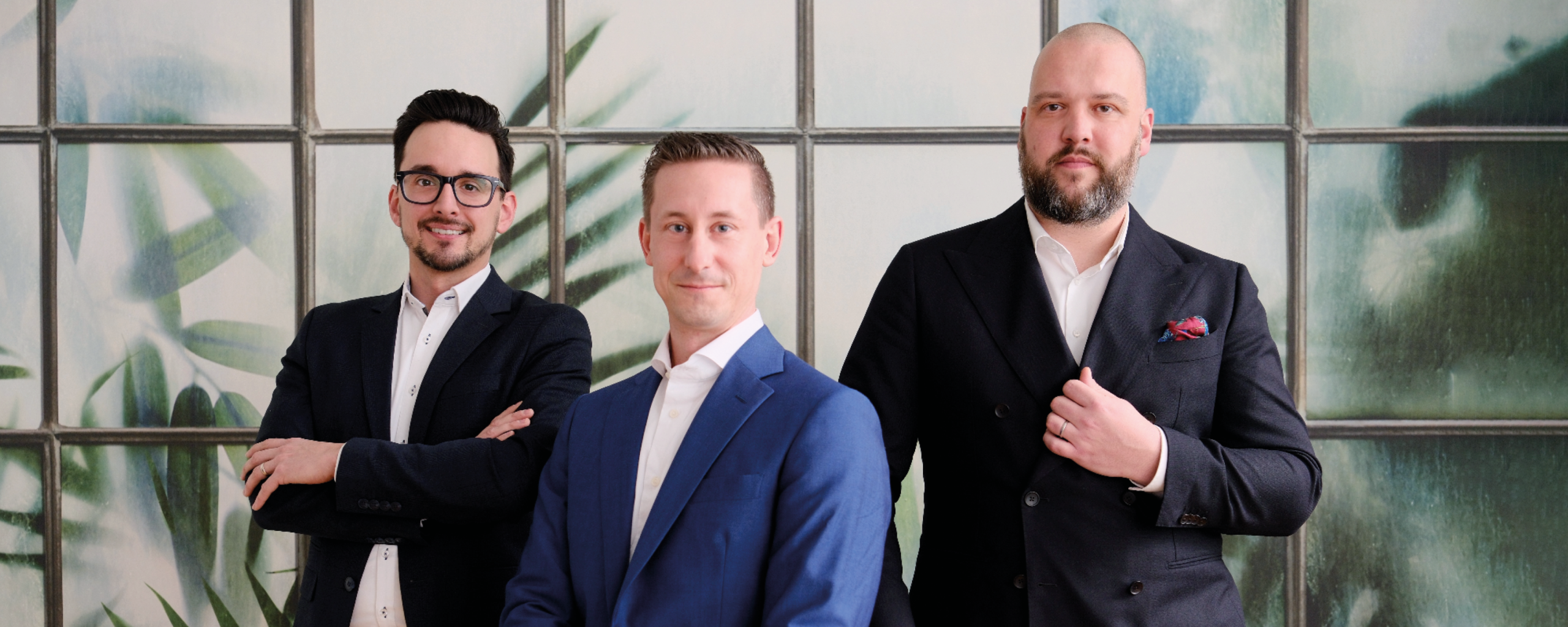 EFS Consulting Beförderungen Shooting Bild von Michael Bereczuk, Jakub Fousek & Werner Aichholzer.