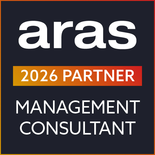 ARAS-Partner-Badge mit dunklem Hintergrund. Oben das ARAS-Logo in Weiß, darunter ein orange-roter Balken mit der Aufschrift „2026 Partner“. Im unteren Bereich steht in weißen Großbuchstaben „Management Consultant“.